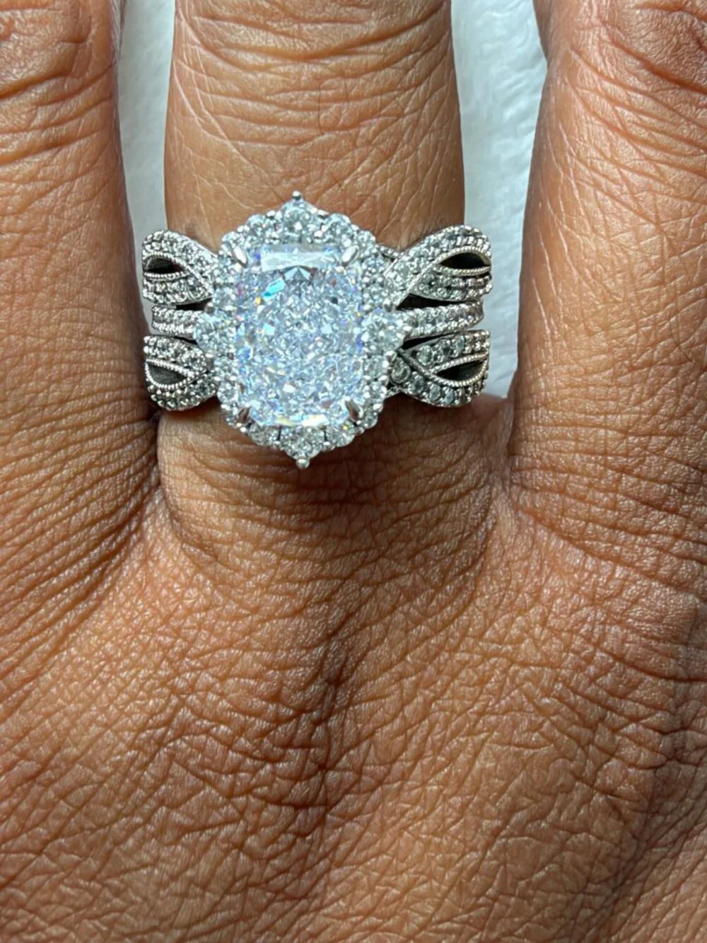 Women's Oval Cut Wedding Band Set
